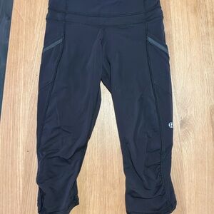 lululemon athletica Black Cropped Leggings